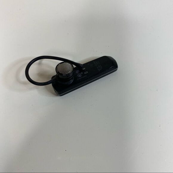 Bluetooth Earpiece  - Picture 2 of 2